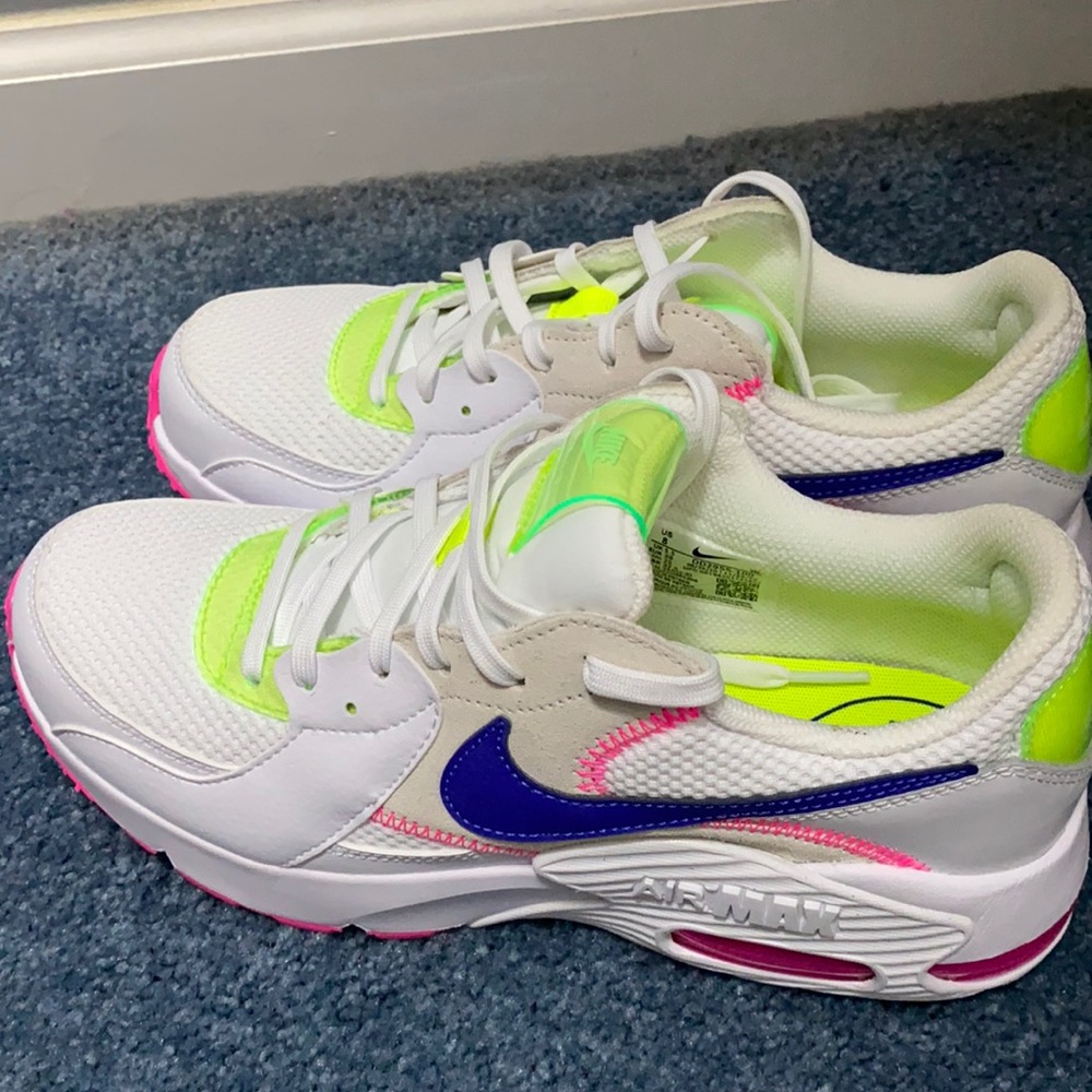 WOMEN’S NIKE AIR MAX EXCEE SNEAKERS